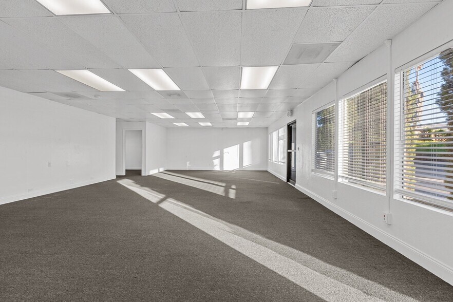 More Photos Of 4800 Manzanita Ave, Carmichael Office Residential For Lease