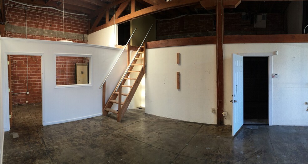 More Photos Of 2295 San Pablo Ave, Berkeley Showroom For Lease