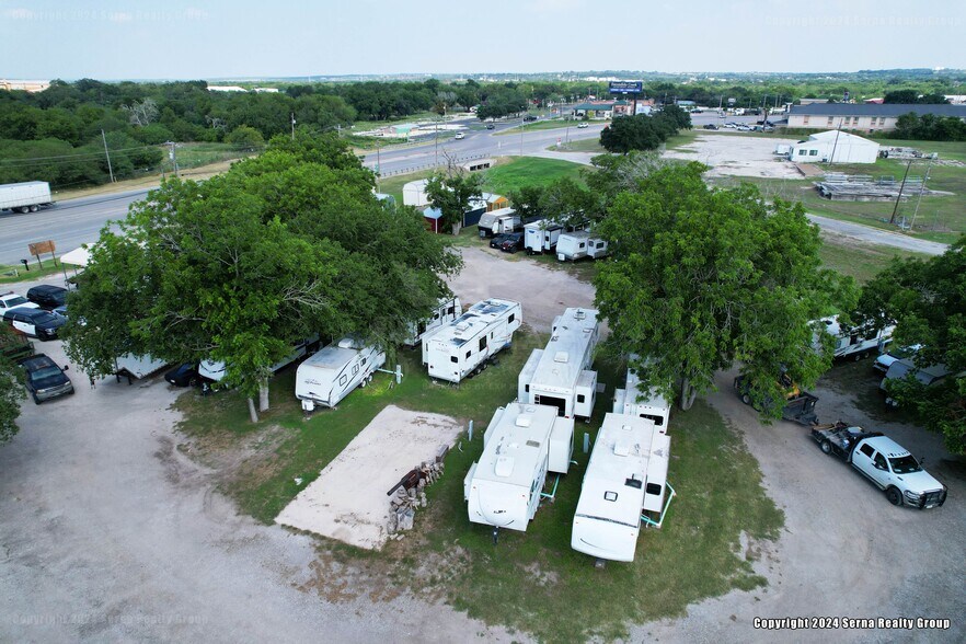 More Photos Of 431 N Sunset Strip St, Kenedy Trailer Camper Park For Sale