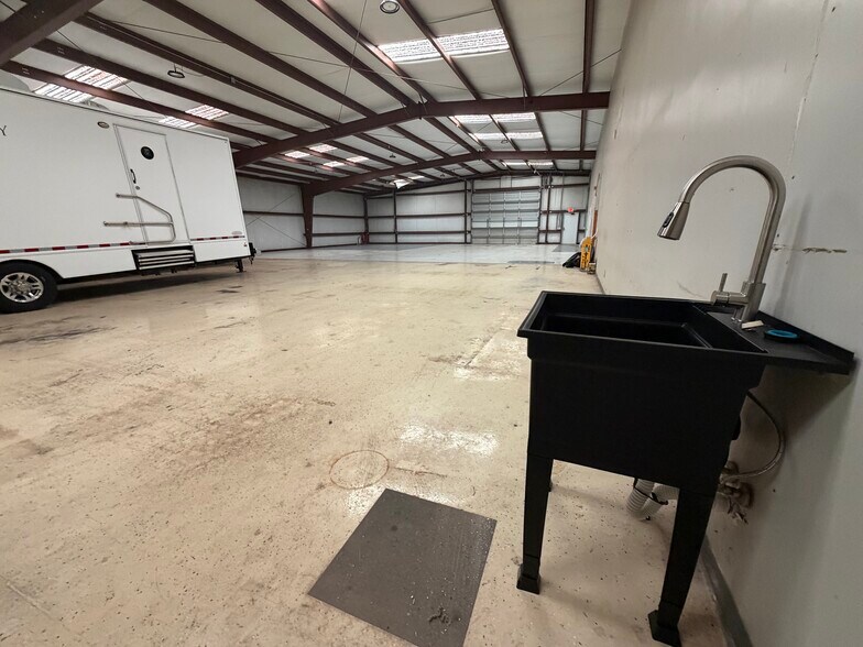 More Photos Of 2991 New Hopewell Rd, Hartsville Industrial For Lease