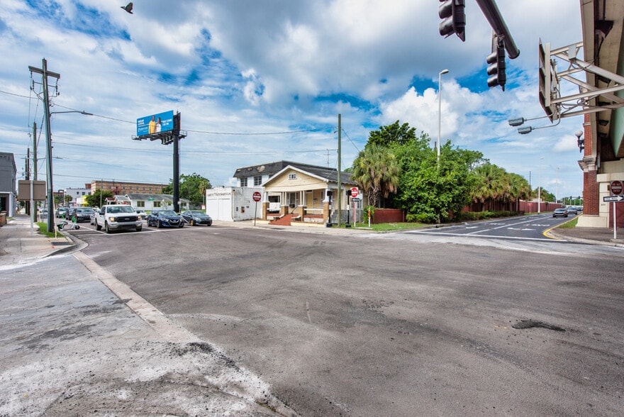 More Photos Of 1406 N Howard Ave, Tampa Office For Sale