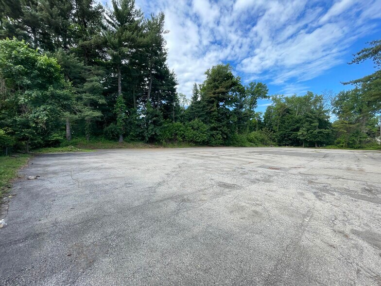 More Photos Of 7 Neptune Rd, Poughkeepsie Land For Lease