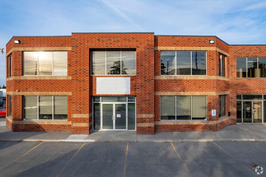 More Photos Of 6950 Tomken Rd, Mississauga Truck Terminal For Sale