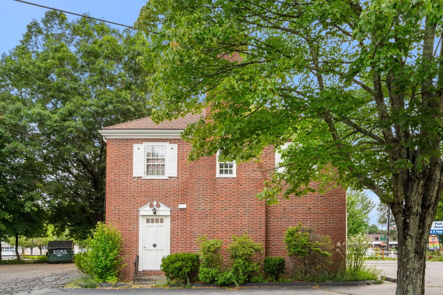 More Photos Of 504 Main St, Medfield Office For Sale