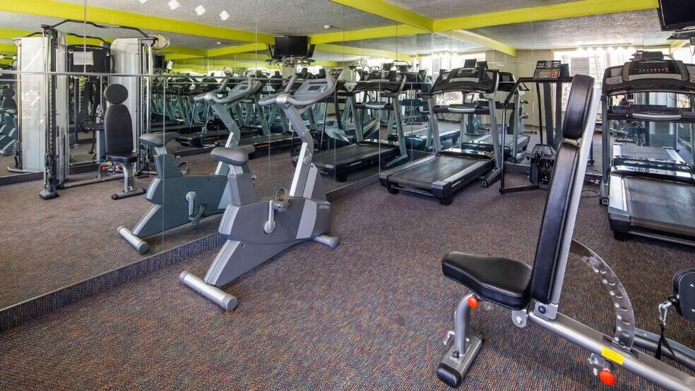 More Photos Of 5009 Pelham Rd, Greenville Hotel For Sale