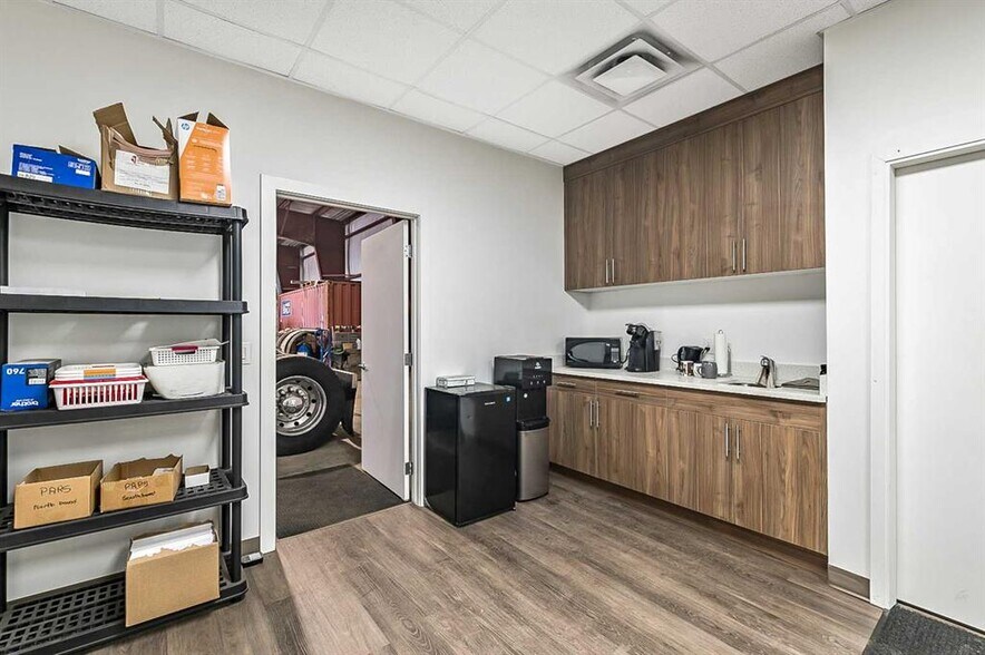 More Photos Of 96186 434 Ave E, Aldersyde Industrial For Sale