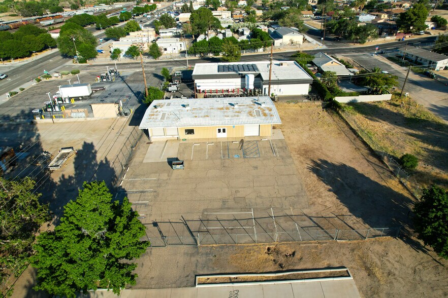 More Photos Of 15691 1st St, Victorville Warehouse For Lease