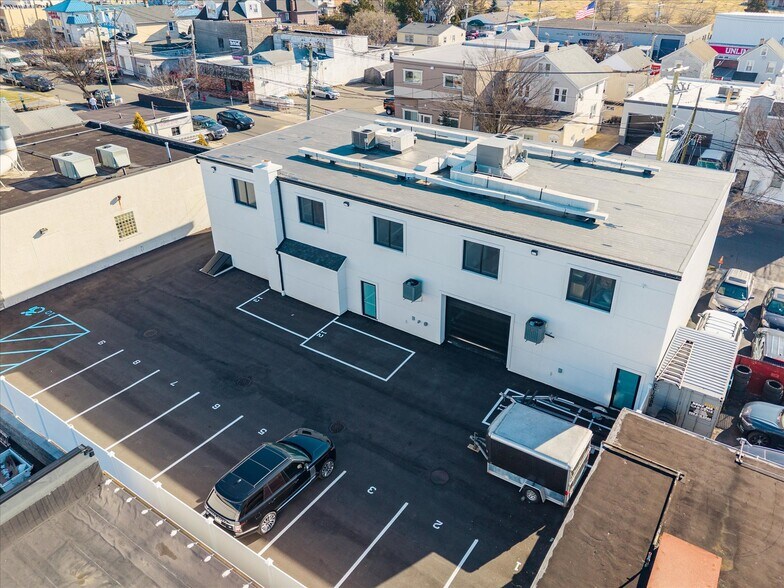 More Photos Of 25 Willowdale Ave, Port Washington Office For Sale