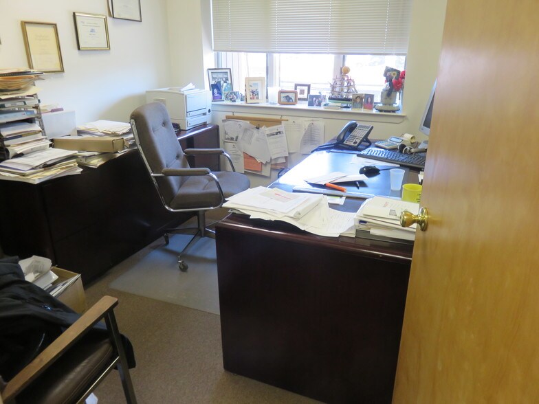 More Photos Of 1173-1175 Green St, Iselin Storefront Retail Office For Sale