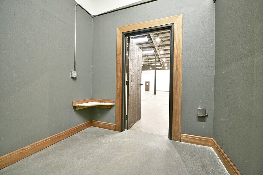 More Photos Of 1744 Forrest Way, Carson City Manufacturing For Sale