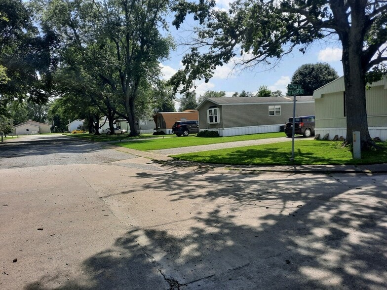 More Photos Of 321 N All Seasons Rd, Geff Manufactured Housing Mobile Home Park For Sale