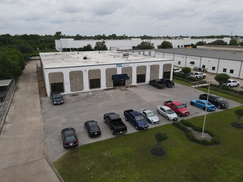 More Photos Of 5091 Steadmont Dr, Houston Industrial For Lease