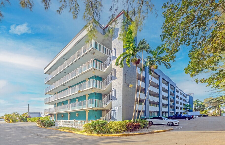 More Photos Of 4900 Powerline Rd, Fort Lauderdale Hotel For Sale