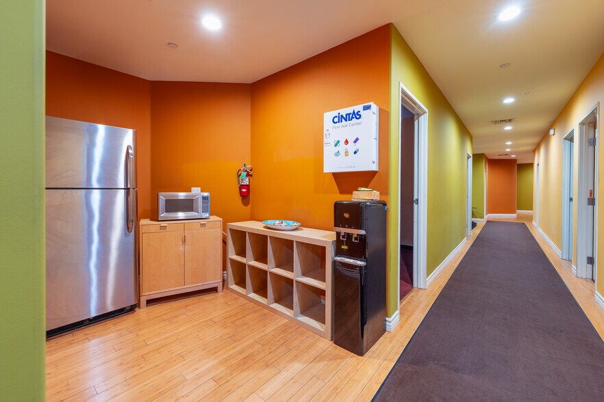 More Photos Of 1415 N Cahuenga Blvd, Los Angeles Loft Creative Space For Sale