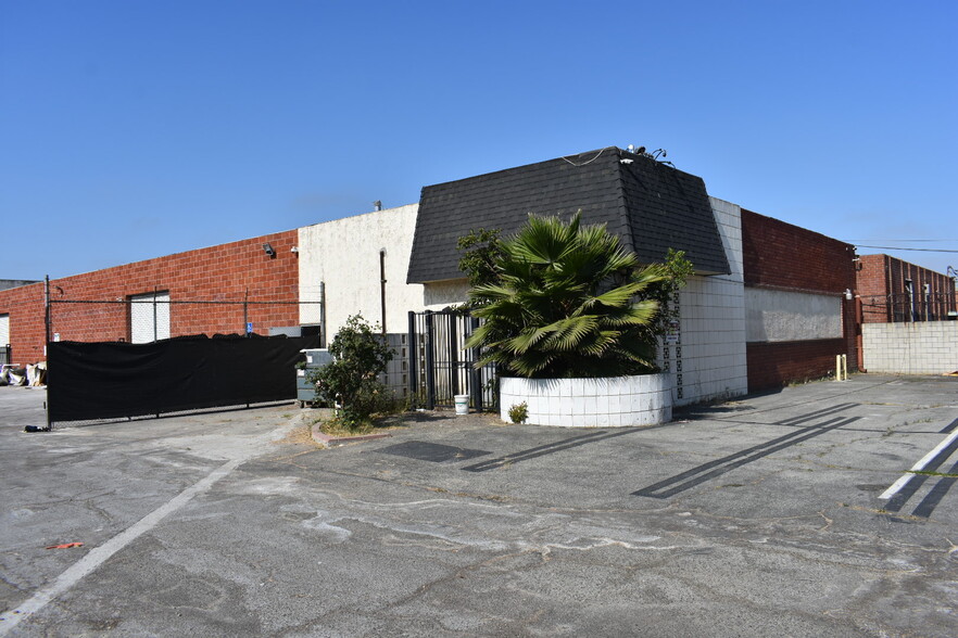 Primary Photo Of 120 W 131st St, Los Angeles Manufacturing For Sale