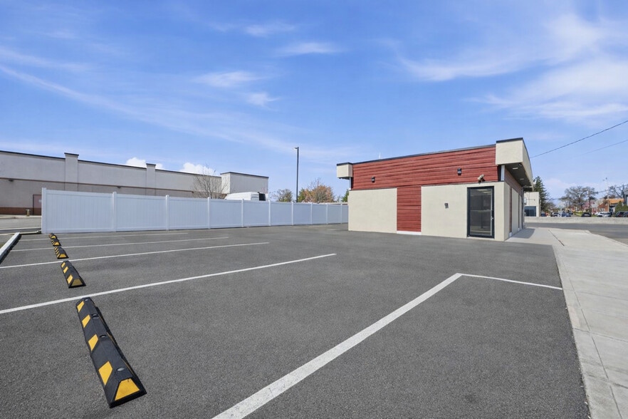 More Photos Of 27-16 Broadway, Fair Lawn Land For Lease