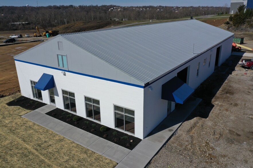 More Photos Of 9361 Seward Rd, Fairfield Warehouse For Lease