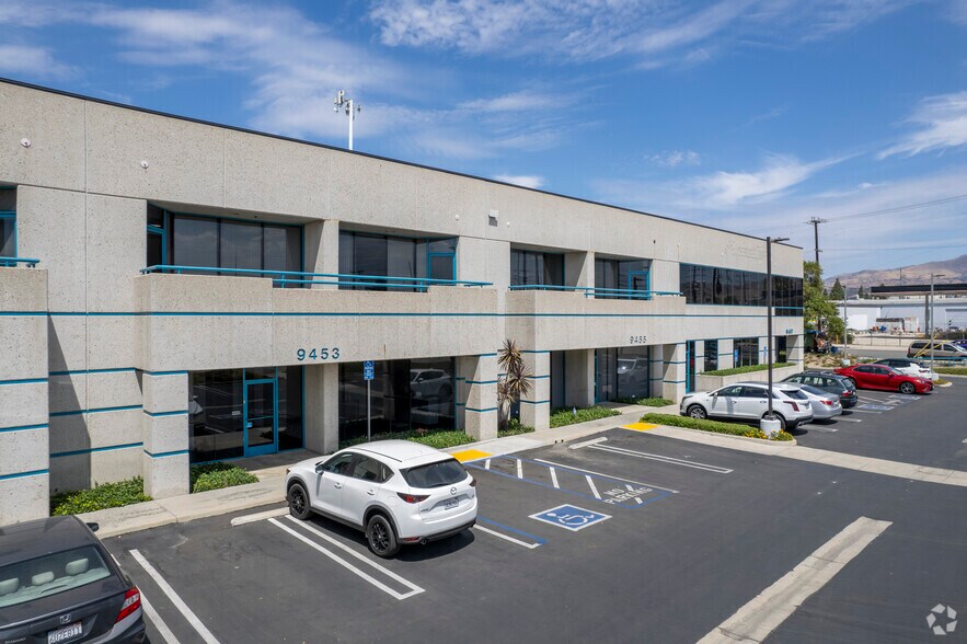 More Photos Of 9445-9457 De Soto Ave, Chatsworth Light Distribution For Lease