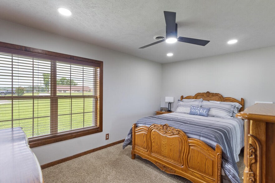 More Photos Of 19824 State Highway 112, Cassville Apartments For Sale
