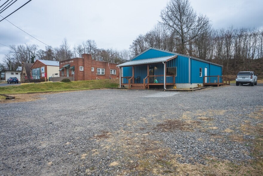 More Photos Of 19462 Lee Hwy, Abingdon General Retail For Sale