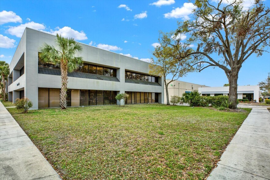 More Photos Of 13153 N Dale Mabry Hwy, Tampa Office For Sale