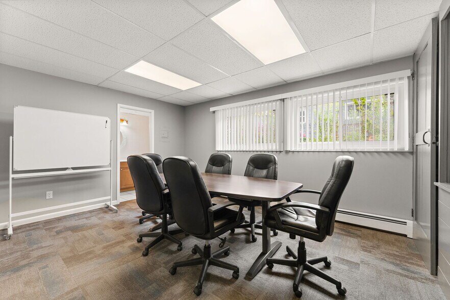 More Photos Of 250 N Main St, Crown Point Office For Sale