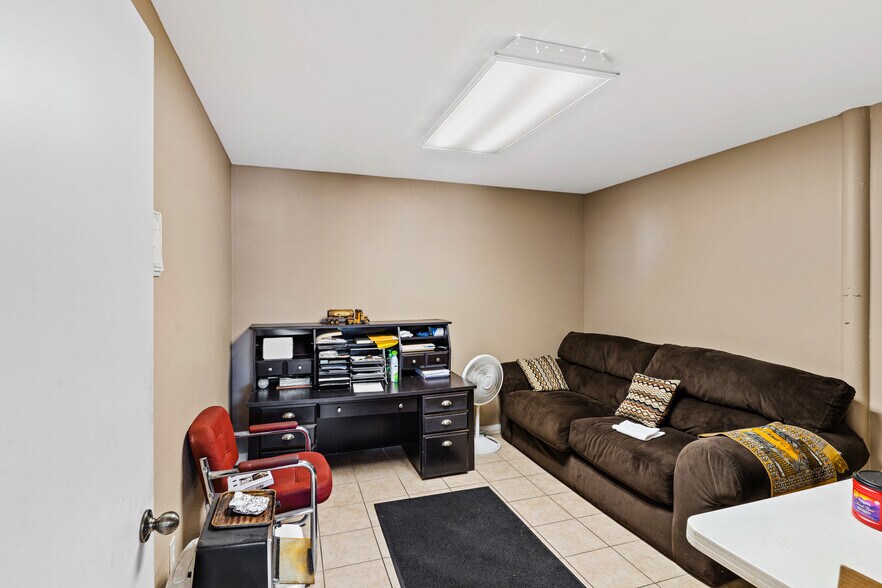 More Photos Of 2116 Fry Rd, Houston Auto Repair For Lease