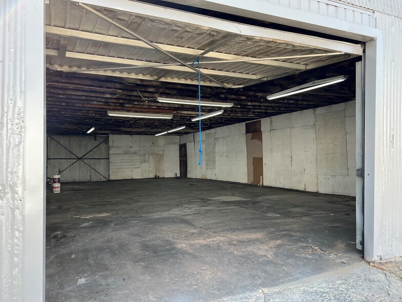 More Photos Of 414 Fernando Ct, Glendale Warehouse For Lease