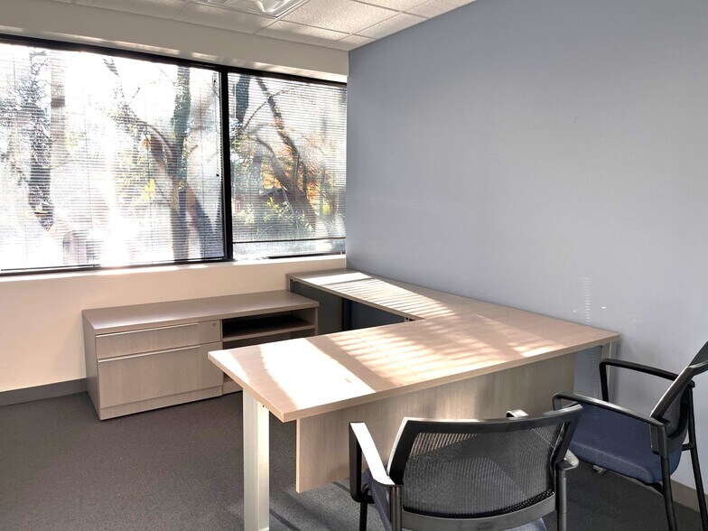 More Photos Of 405 Silverside Rd, Wilmington Office For Sale