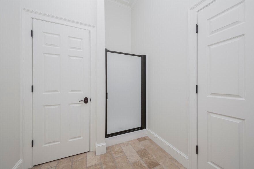 More Photos Of 2461 Tower Dr, Monroe Office For Lease