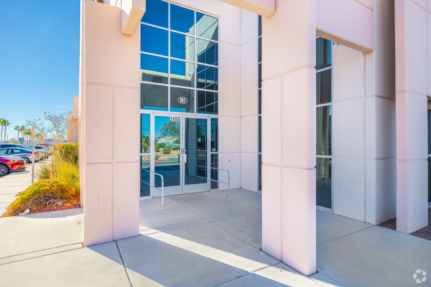 More Photos Of 2455 W Cheyenne Ave, North Las Vegas Light Manufacturing For Lease