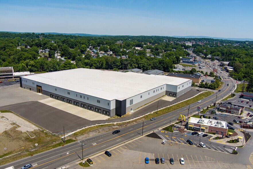 More Photos Of 102 Dolson Ave, Middletown Distribution For Lease