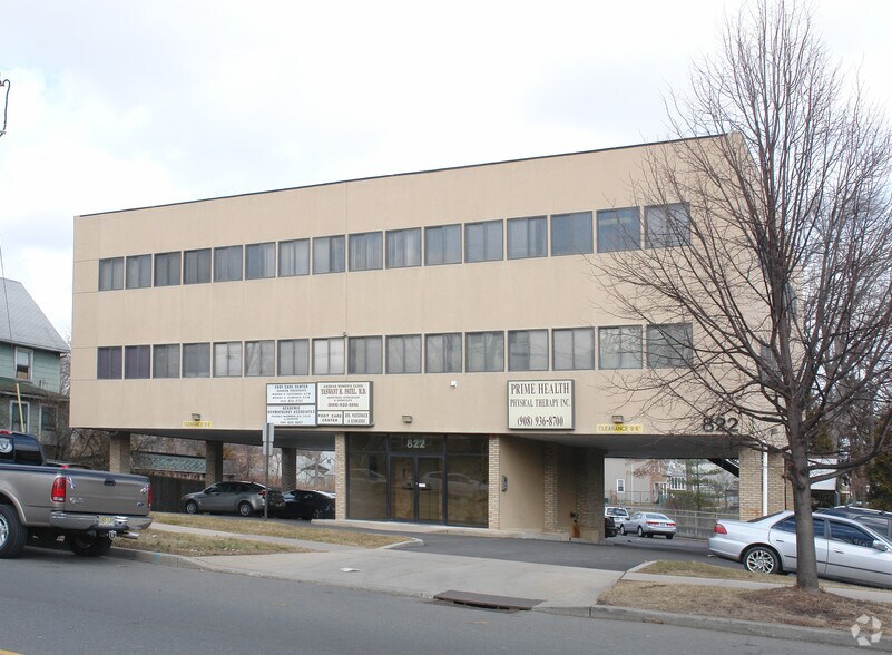 Primary Photo Of 822 N Wood Ave, Linden Office For Sale