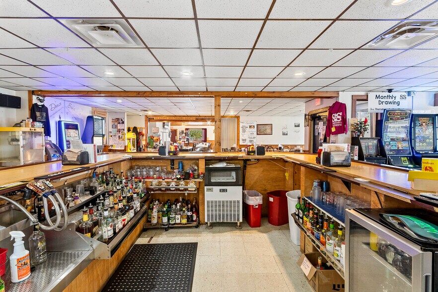 More Photos Of 211 N Maple Ave, Oconto Falls Restaurant For Sale