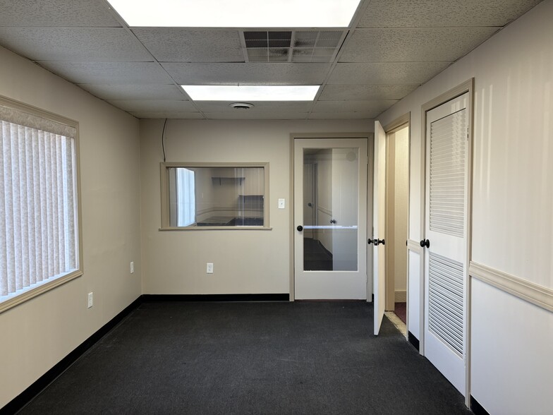 More Photos Of 1947 N Lapeer Rd, Lapeer Freestanding For Lease