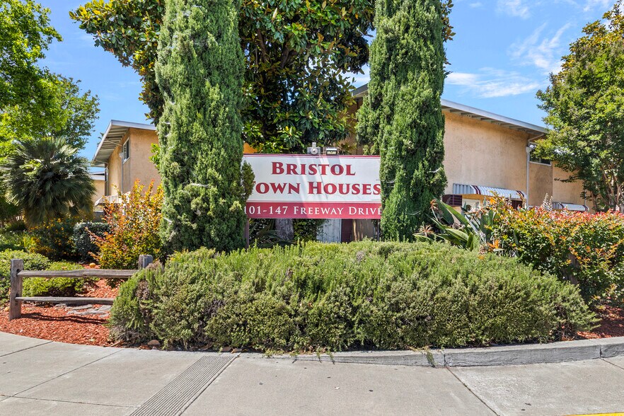 More Photos Of 101-147 Freeway Dr, Napa Apartments For Sale