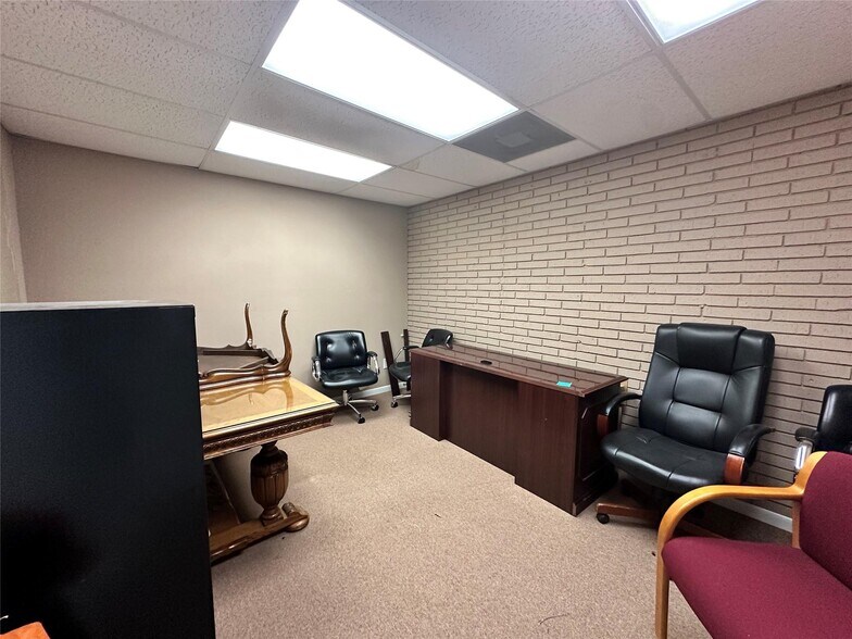 More Photos Of 120 S Charlton St, Woodville Office For Sale