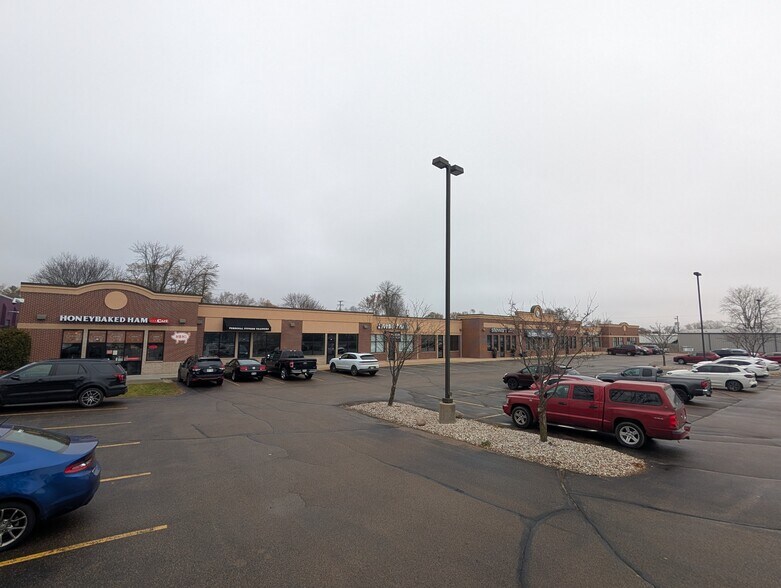 More Photos Of 1000 W Wisconsin Ave, Appleton Unknown For Lease