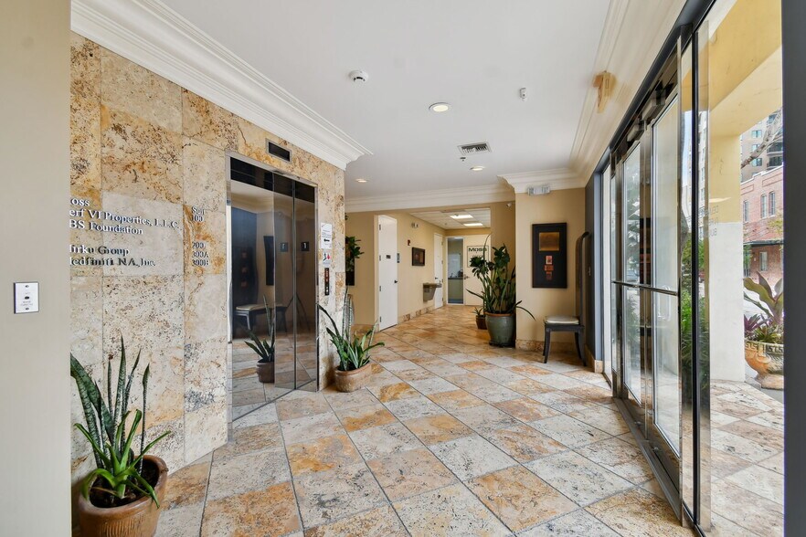 More Photos Of 119 N 11th St, Tampa Office For Sale