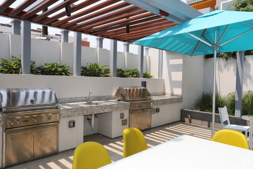 More Photos Of 424 W Pico Blvd, Los Angeles Apartments For Lease