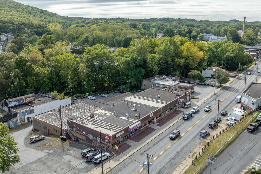 More Photos Of 555 Broadway, Newburgh General Retail For Lease