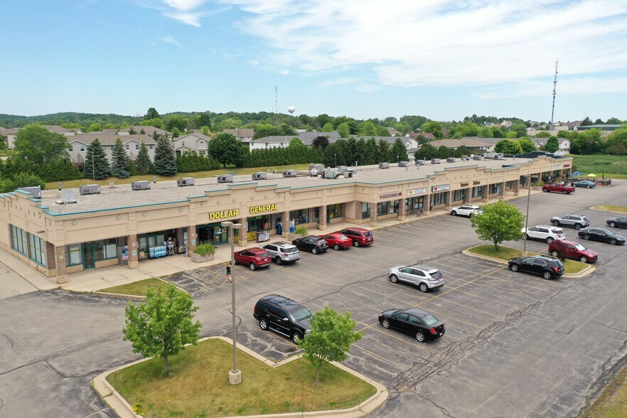 More Photos Of 1024-1060 E Commerce Blvd, Slinger Unknown For Lease