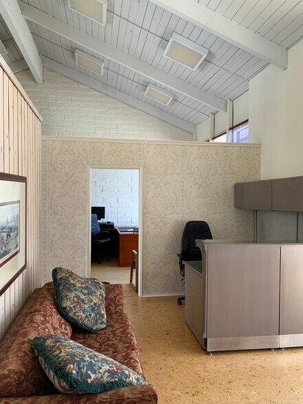 More Photos Of 310 Vista Del Mar, Redondo Beach Loft Creative Space For Lease