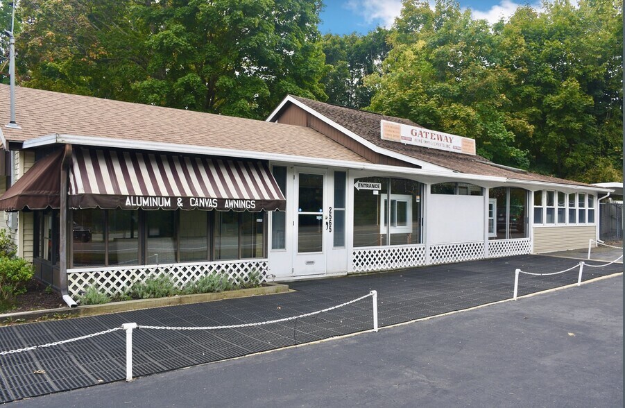 More Photos Of 2567 Cranberry Hwy, Wareham General Retail For Sale