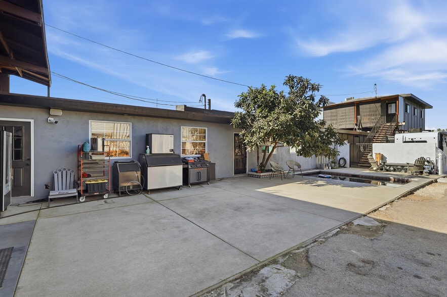 More Photos Of 1040 251st St, Harbor City Industrial For Sale