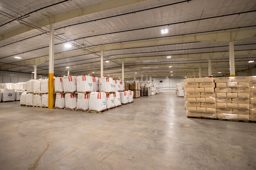 More Photos Of 7602 345th st, Stanley Warehouse For Lease