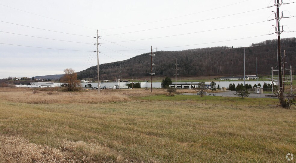 More Photos Of 118-184 Aker Dr, Cobleskill Distribution For Lease