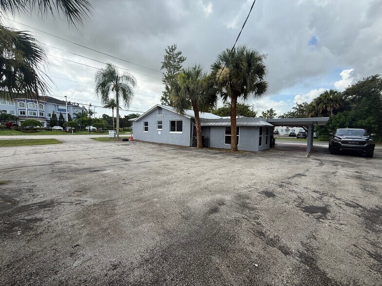 More Photos Of 1320 SE Palm Beach Rd, Stuart Medical For Sale