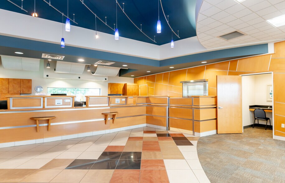 More Photos Of 157 Eastbrooke Ct, Mt Washington Bank For Sale