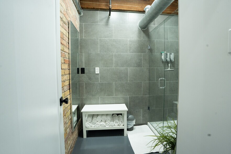 More Photos Of 76-78 Richmond St E, Toronto Loft Creative Space For Sale